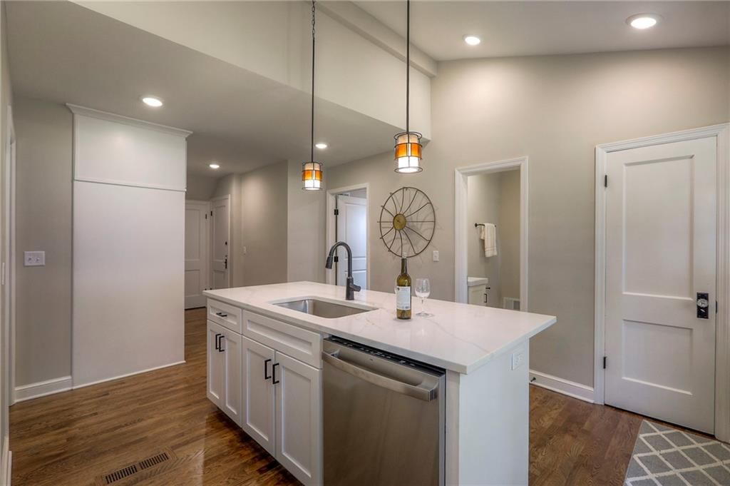 6709 Cherry Street — photo 14