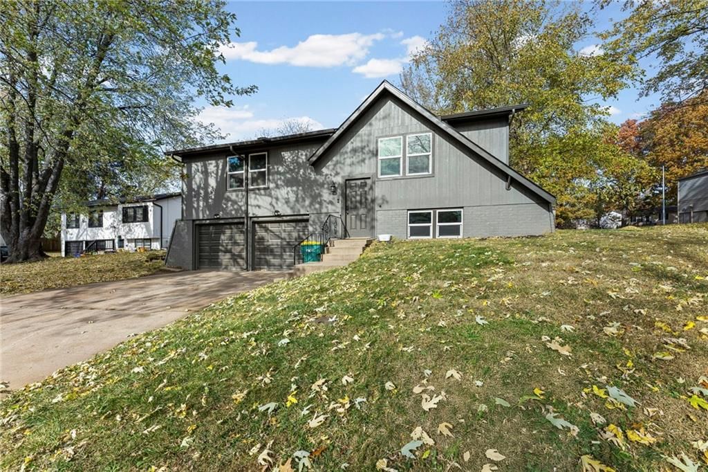 710 NE Westwind Drive — photo 2