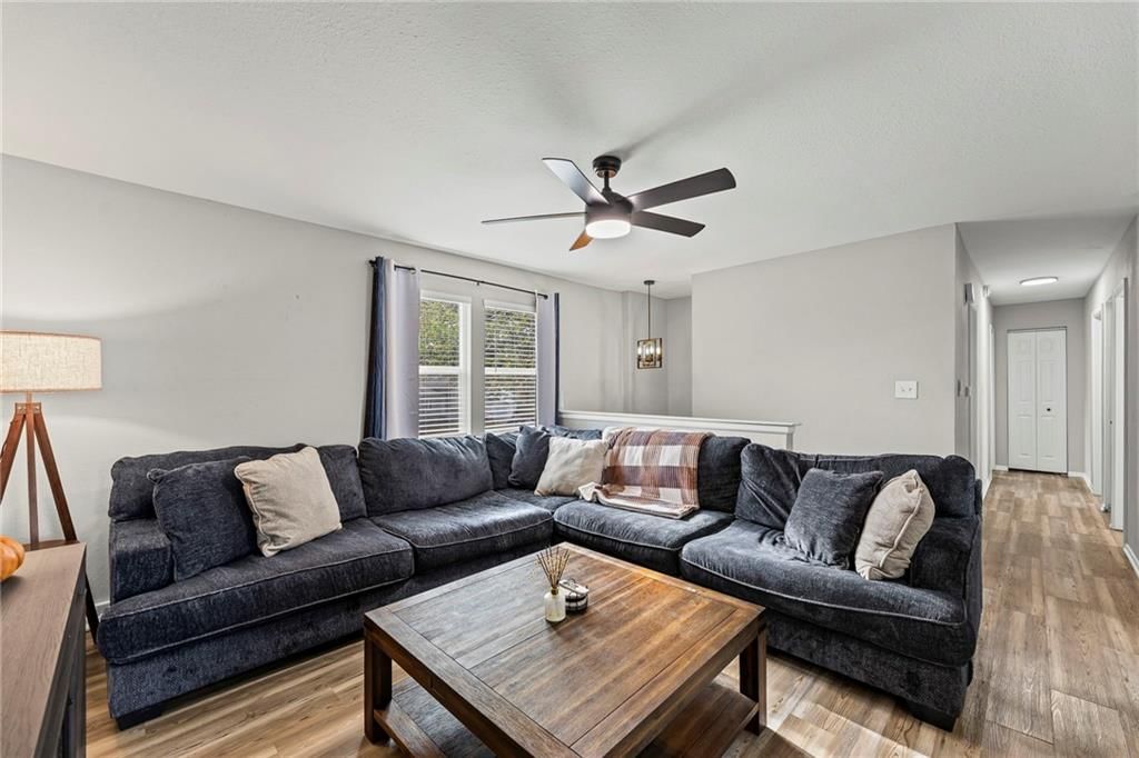 710 NE Westwind Drive — photo 5