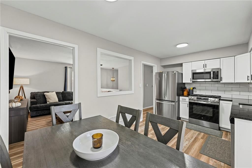 710 NE Westwind Drive — photo 8