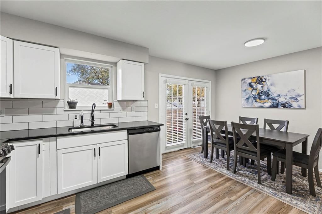710 NE Westwind Drive — photo 11
