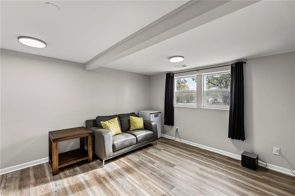 710 NE Westwind Drive — photo 24