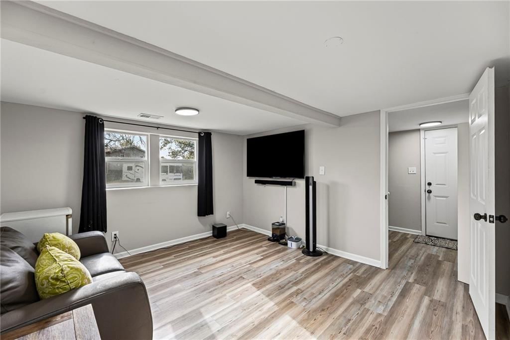 710 NE Westwind Drive — photo 25