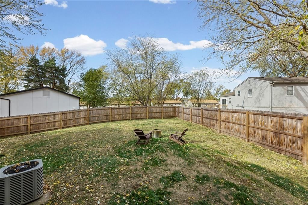 710 NE Westwind Drive — photo 28