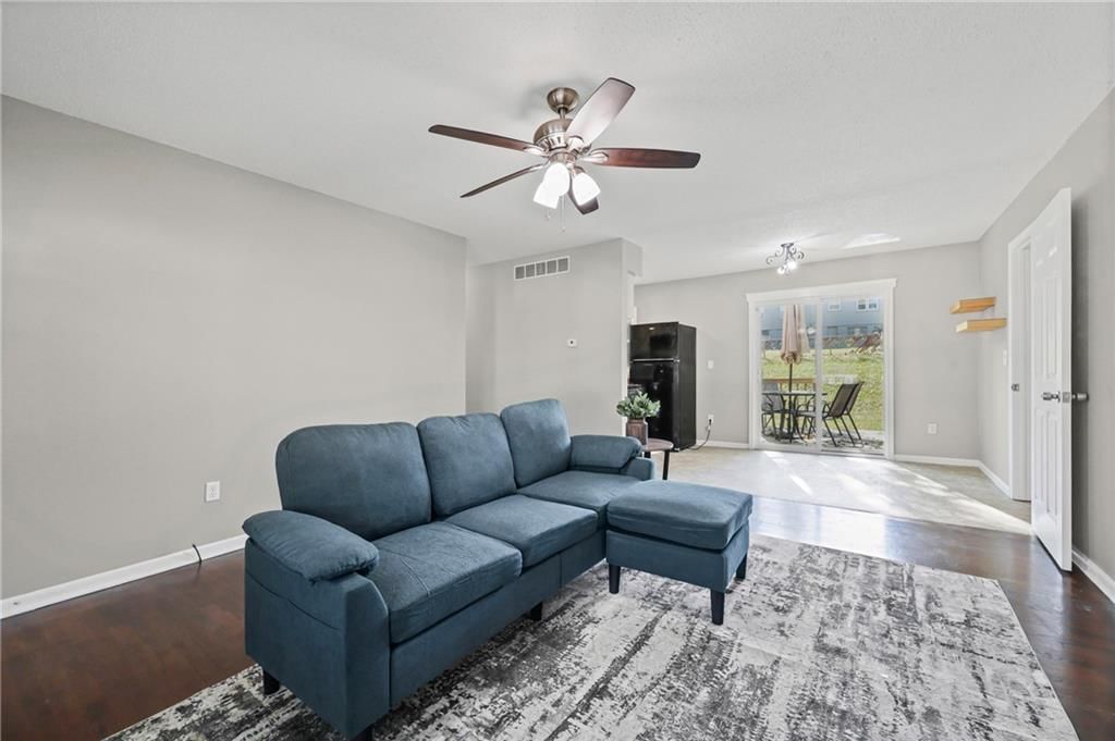303 W Marcia Avenue — photo 3
