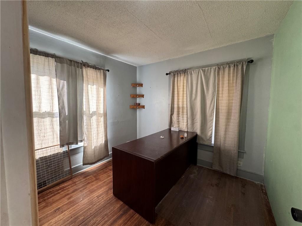 Photo 9 of 17 - 212 Highland Avenue, Columbus, KS 66725