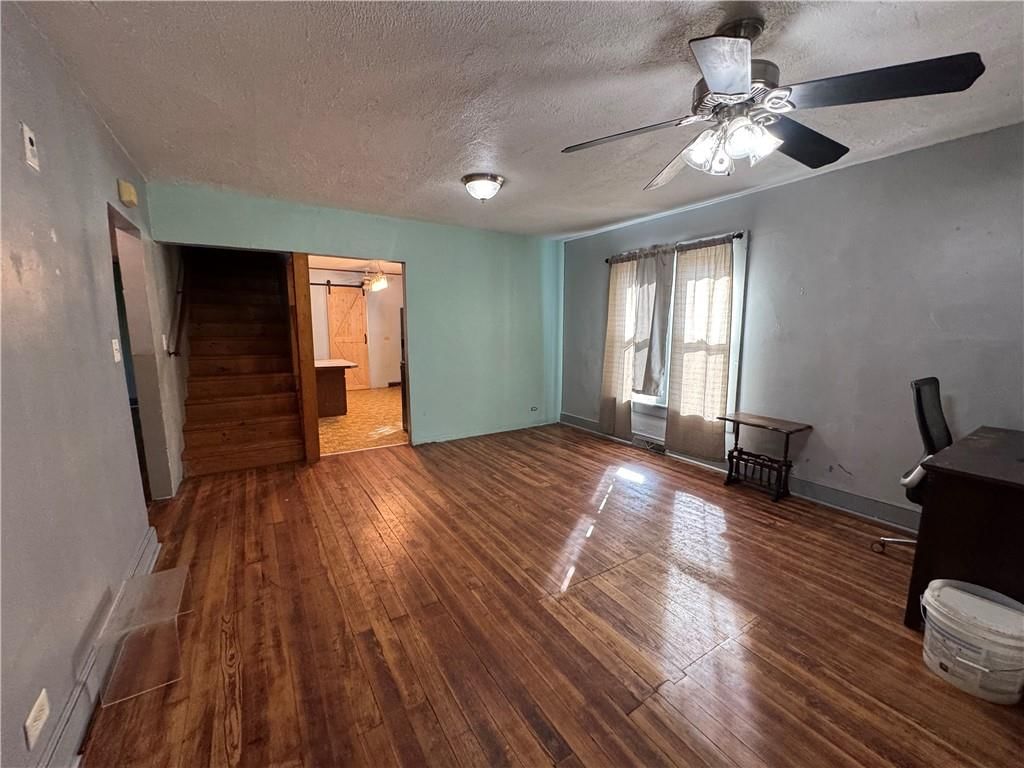 Photo 11 of 17 - 212 Highland Avenue, Columbus, KS 66725