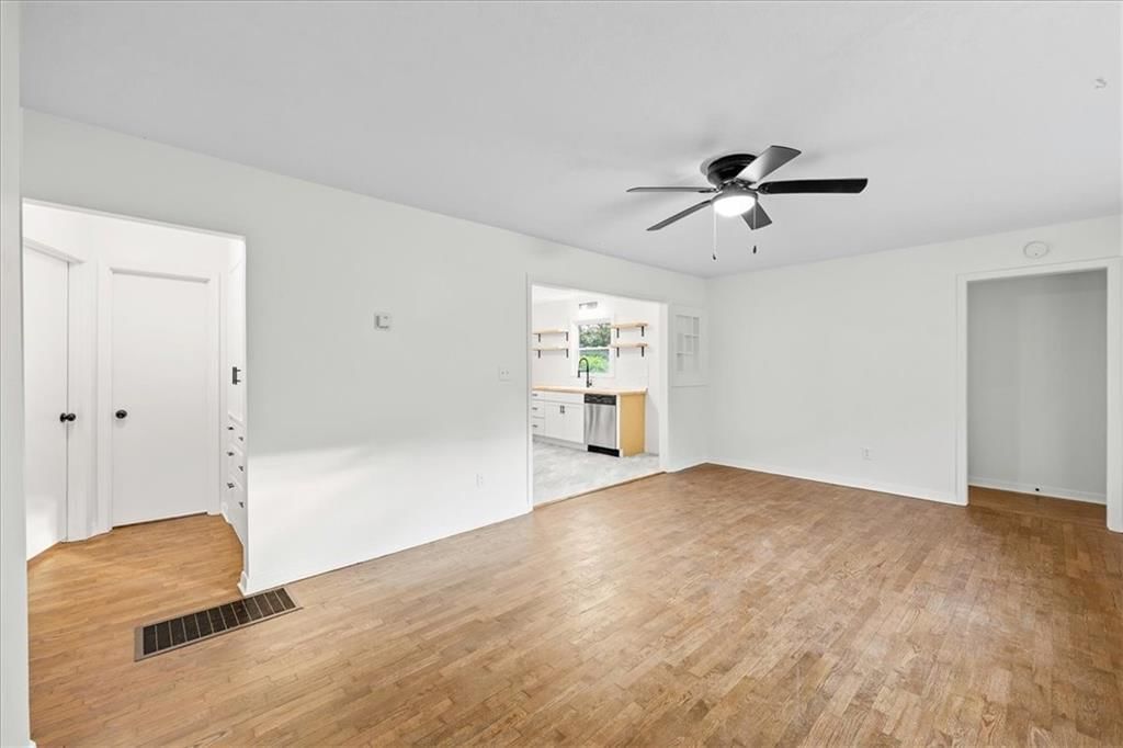 1601 S Independence Street — photo 3