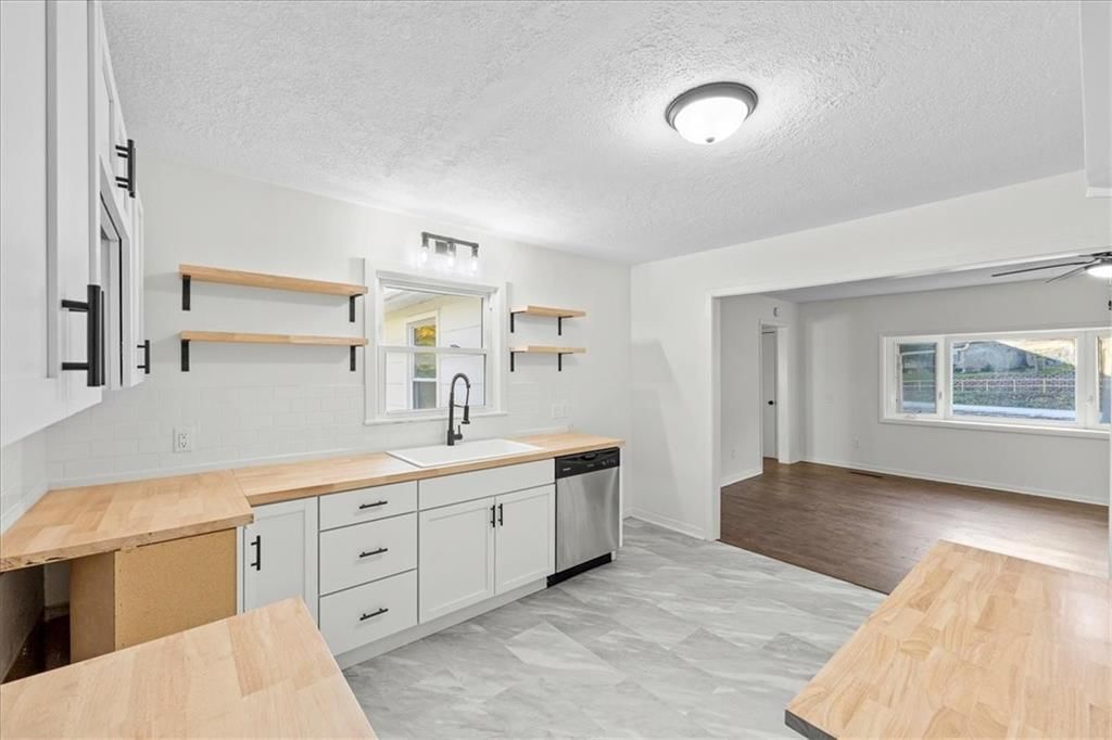 1601 S Independence Street — photo 7