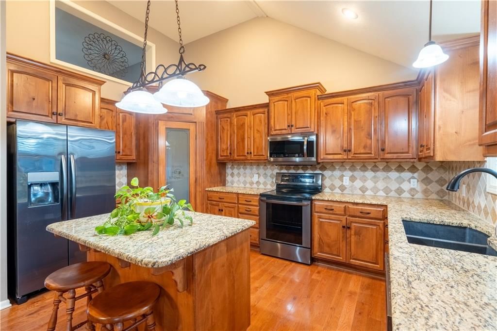 4708 Corinth Drive — photo 3