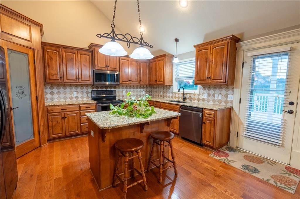 4708 Corinth Drive — photo 4