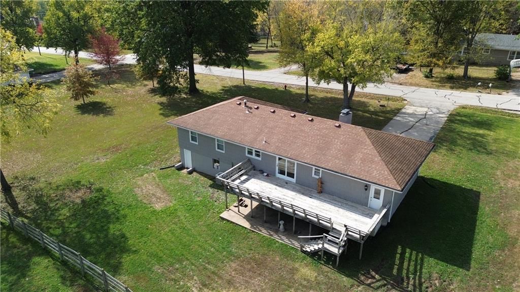 Photo 5 of 31 - 7003 N Brookside Road