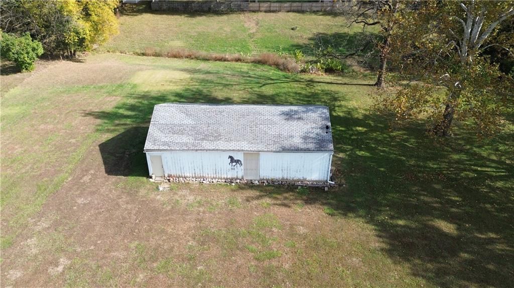 Photo 7 of 31 - 7003 N Brookside Road