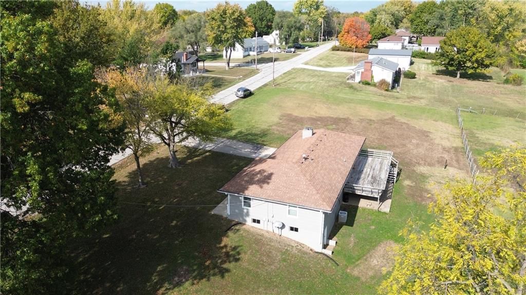 Photo 8 of 31 - 7003 N Brookside Road
