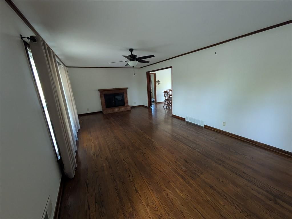 Photo 13 of 31 - 7003 N Brookside Road