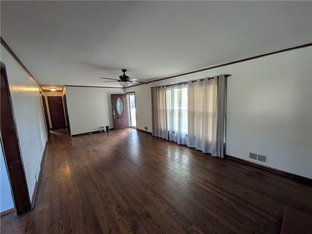 Photo 14 of 31 - 7003 N Brookside Road