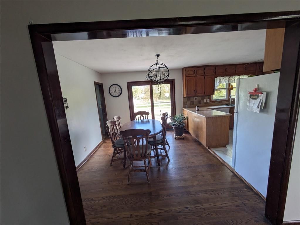 Photo 15 of 31 - 7003 N Brookside Road