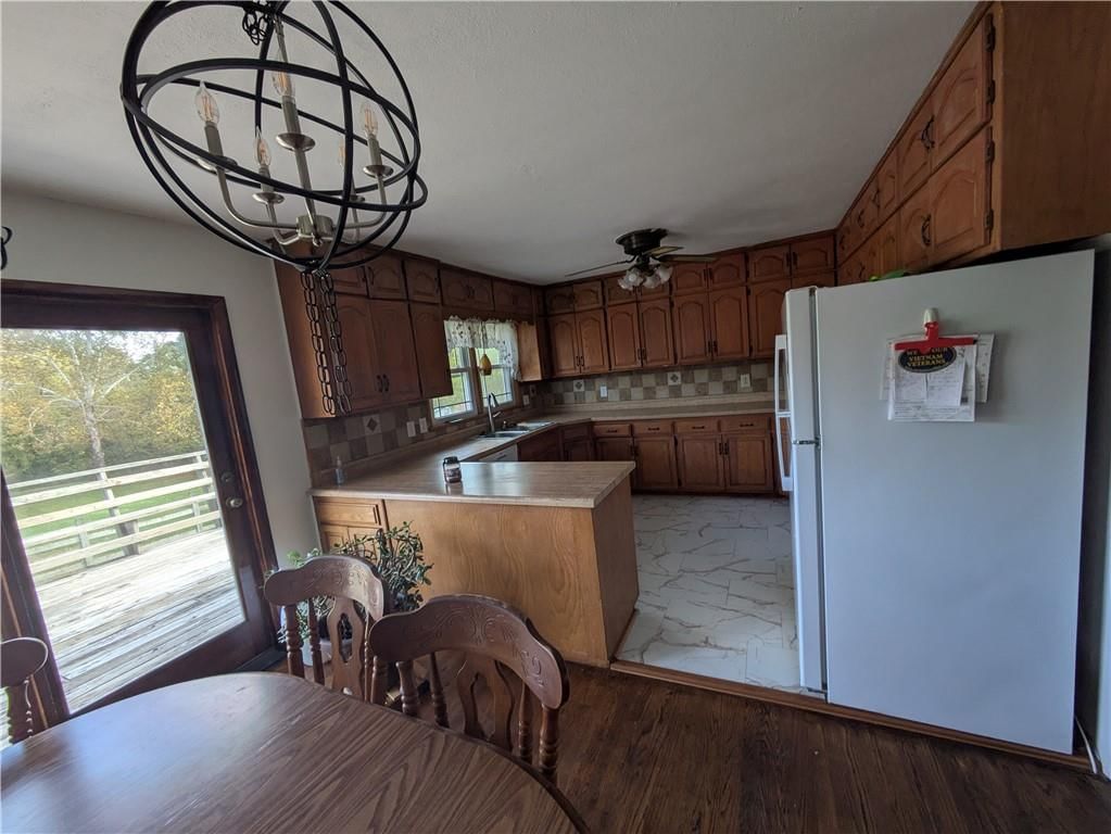 Photo 17 of 31 - 7003 N Brookside Road
