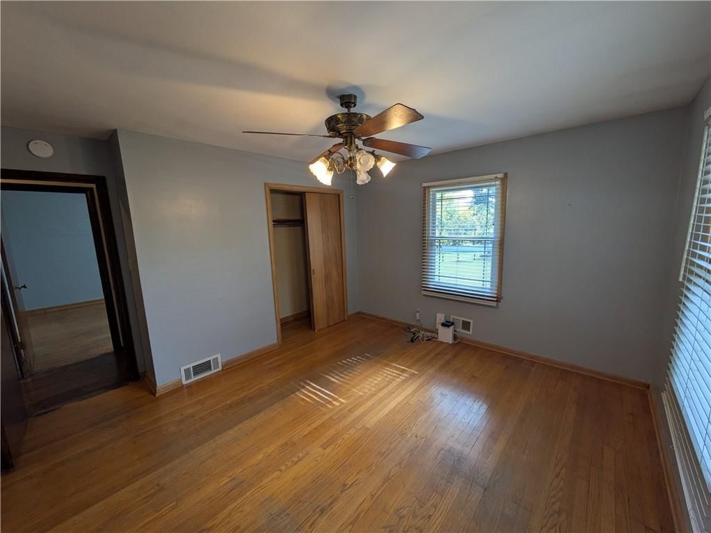 Photo 19 of 31 - 7003 N Brookside Road