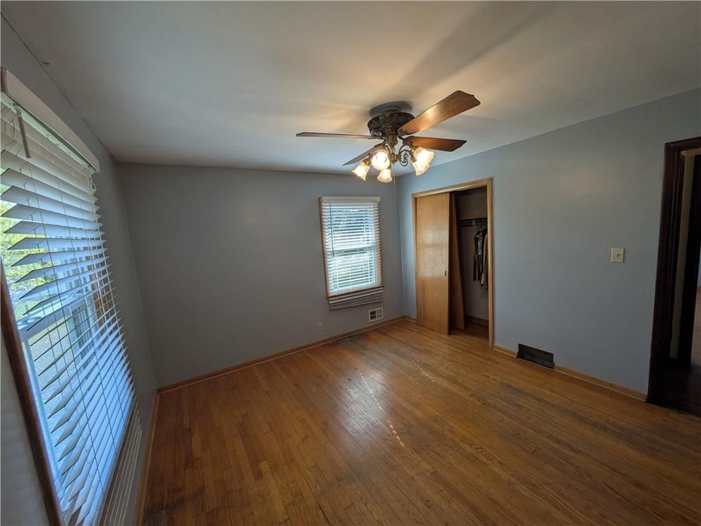 Photo 21 of 31 - 7003 N Brookside Road