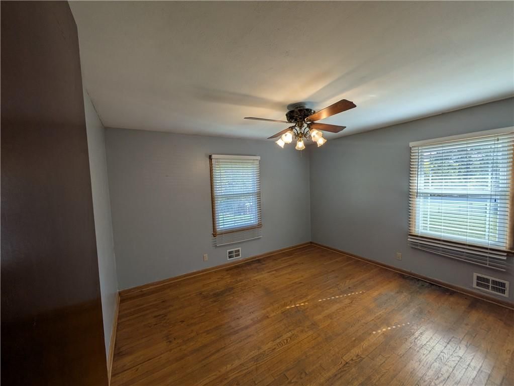 Photo 22 of 31 - 7003 N Brookside Road