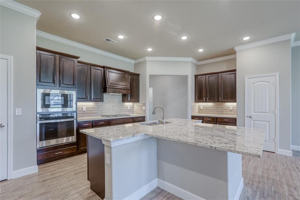 16564 W 166th Court — photo 3