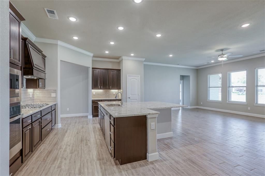 16564 W 166th Court — photo 4