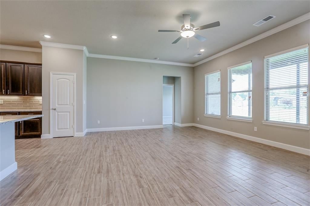 16564 W 166th Court — photo 7