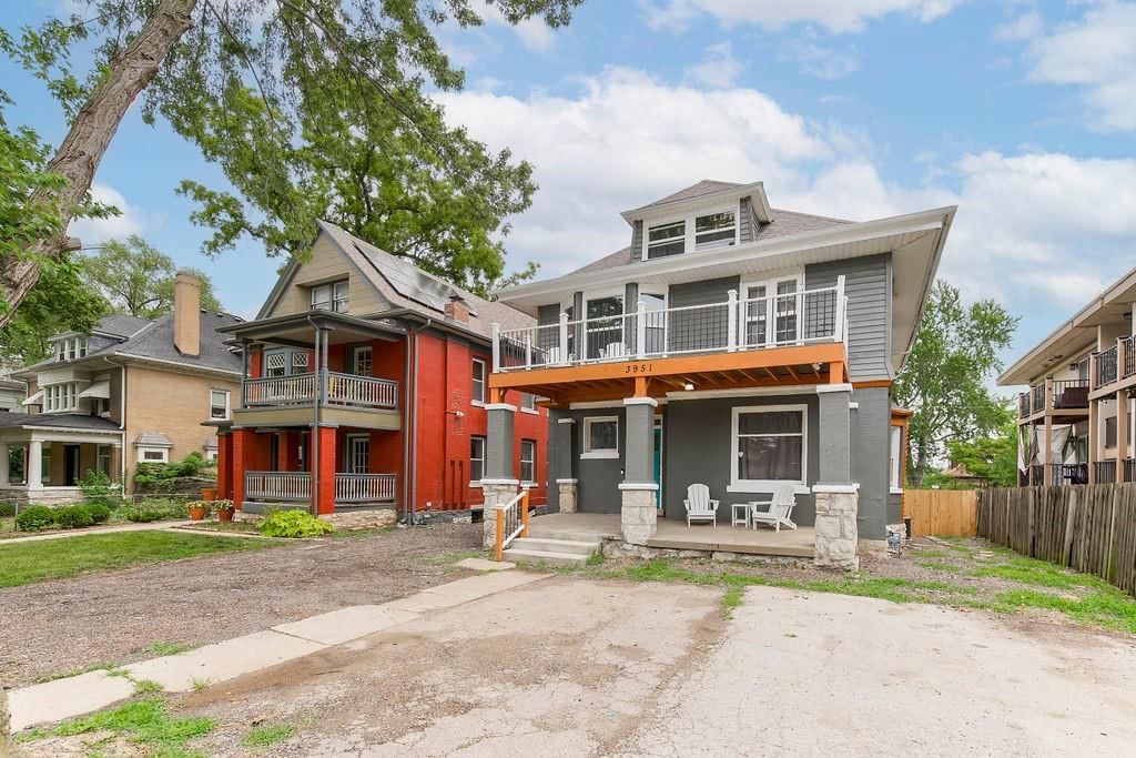 3951 Warwick Street — photo 2