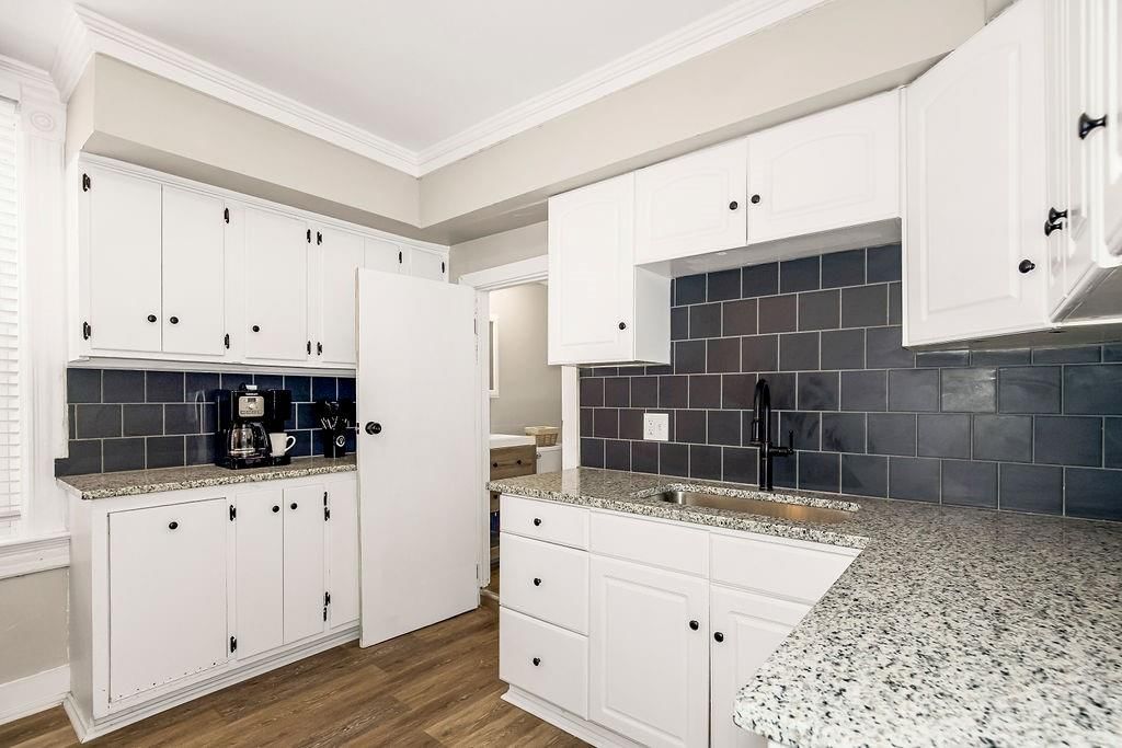 3951 Warwick Street — photo 16