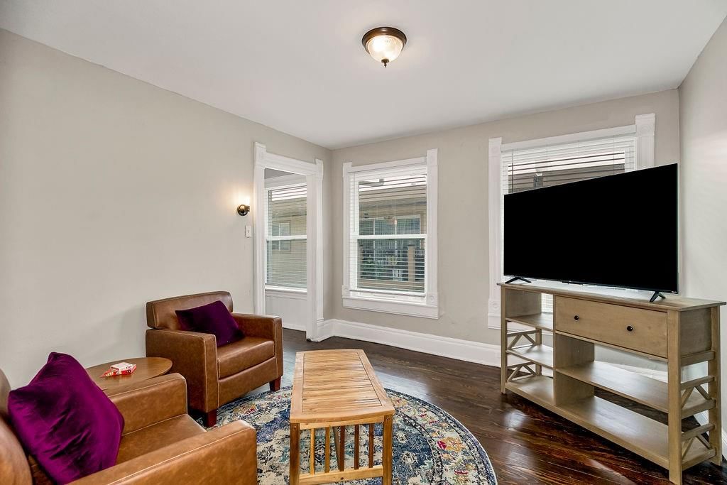 3951 Warwick Street — photo 38