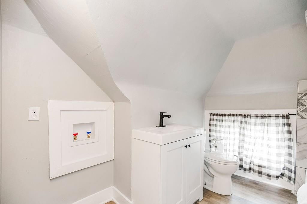 3951 Warwick Street — photo 42