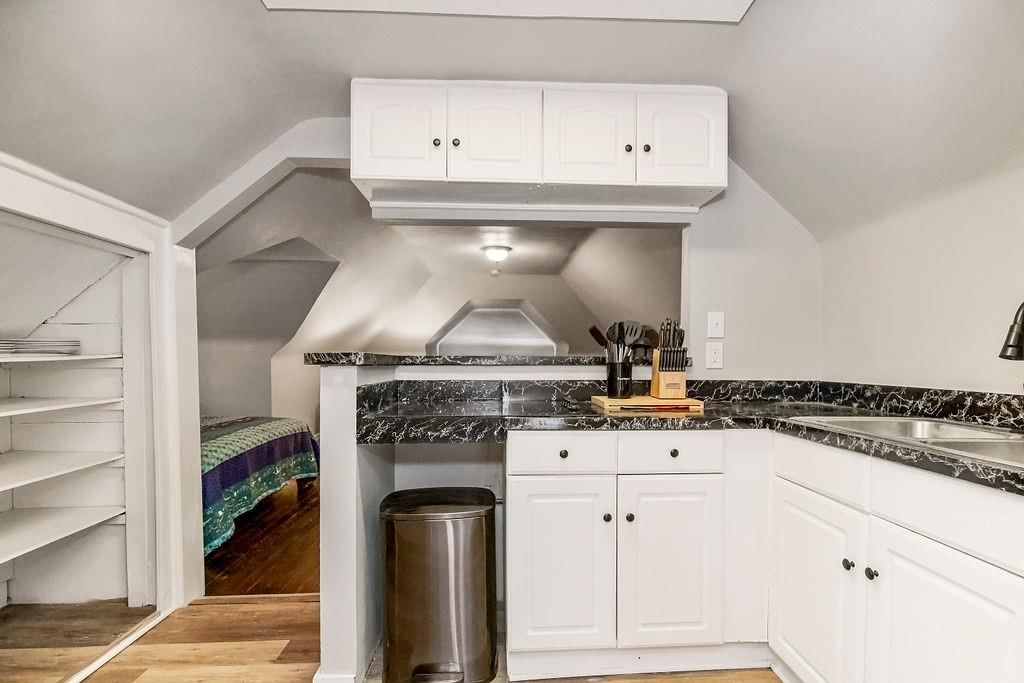 3951 Warwick Street — photo 45
