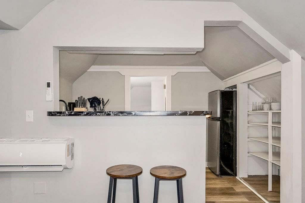 3951 Warwick Street — photo 47