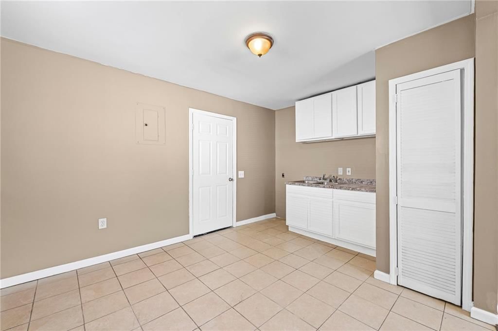 3633 Norton Avenue — photo 9