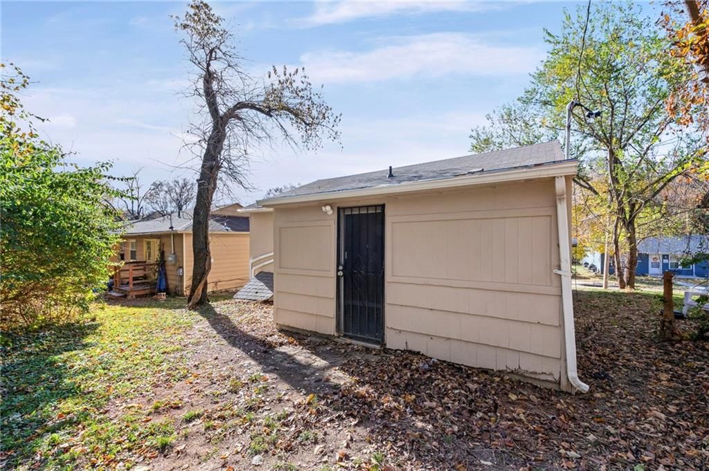 3633 Norton Avenue — photo 19