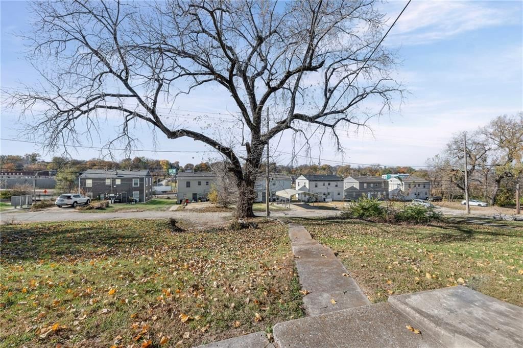 2116 Monroe Street — photo 32