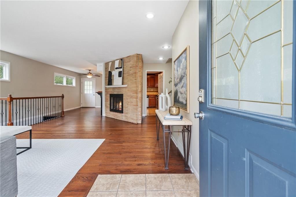 5703 W 50th Terrace — photo 3