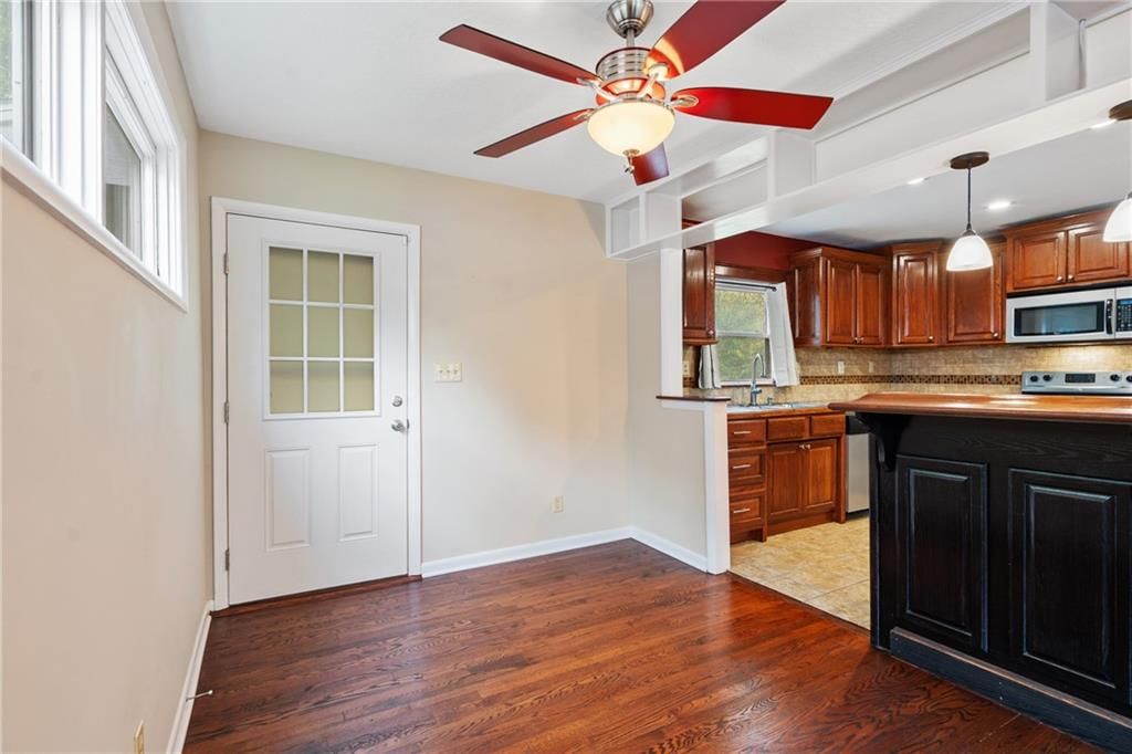 5703 W 50th Terrace — photo 8