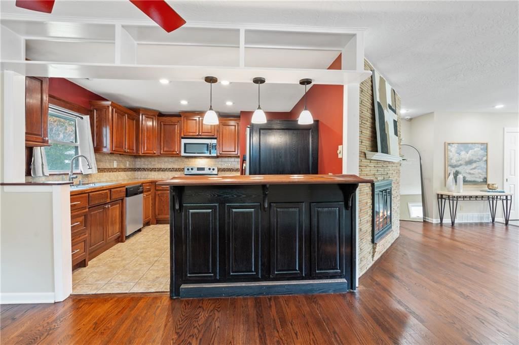 5703 W 50th Terrace — photo 9
