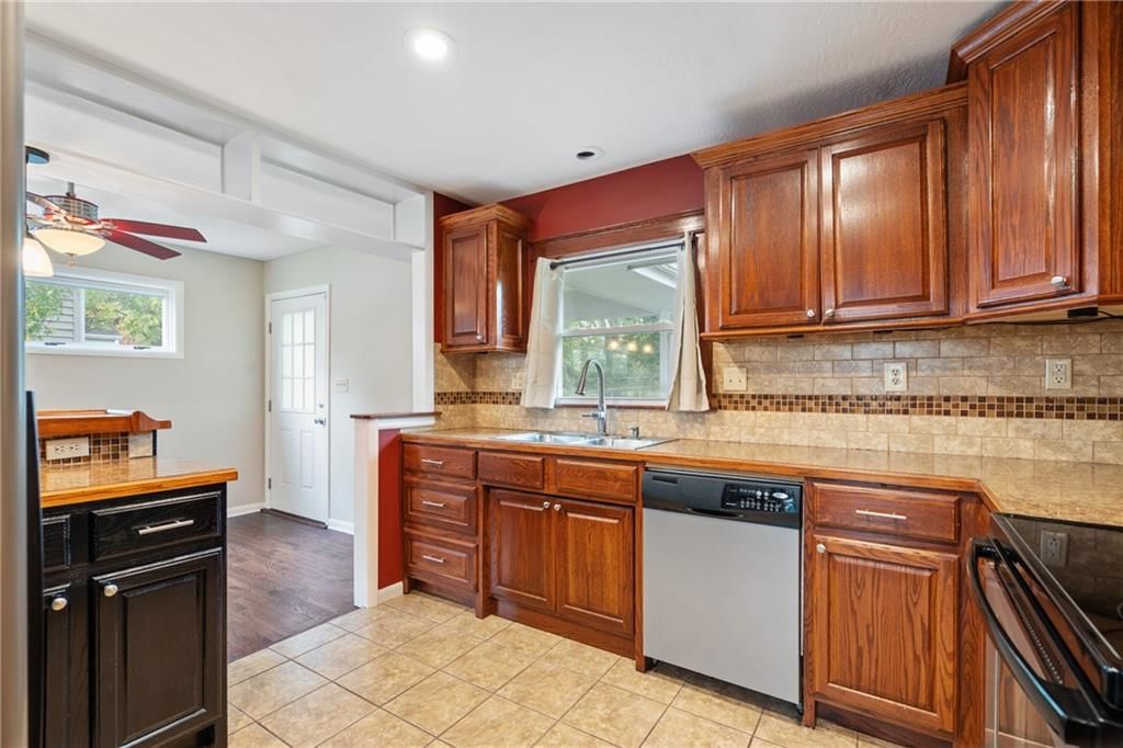 5703 W 50th Terrace — photo 11