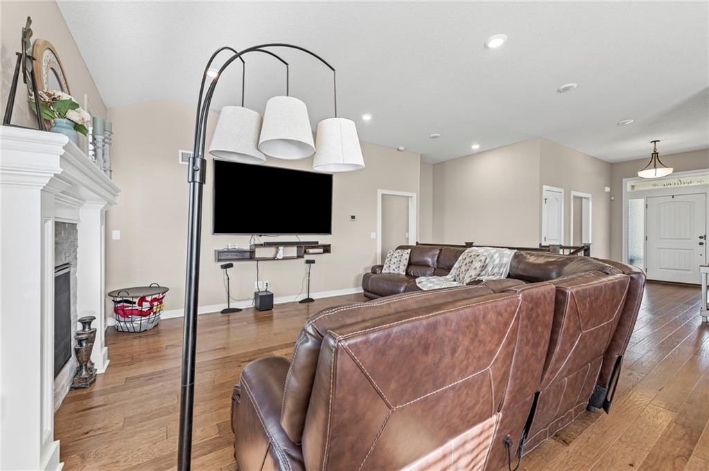 Photo 5 of 42 - 206 NW Joshua Drive
