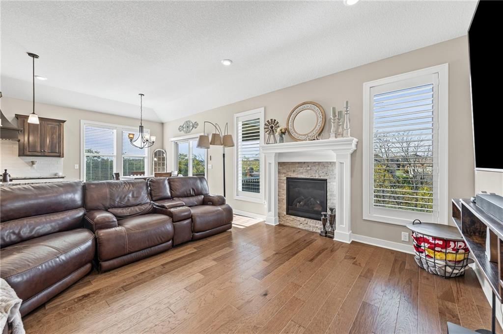 Photo 7 of 42 - 206 NW Joshua Drive