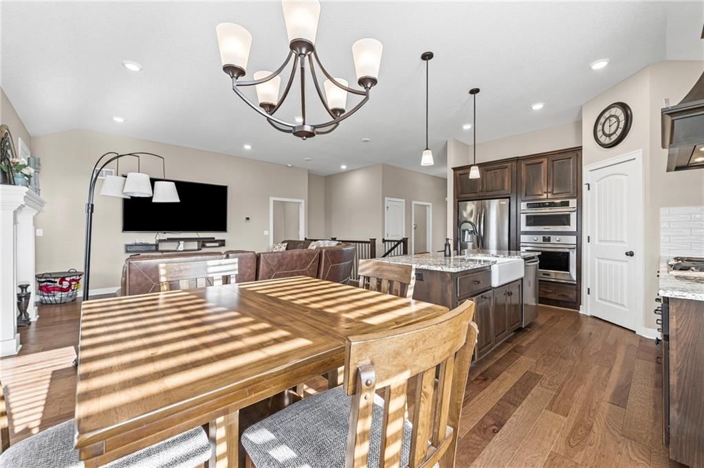 Photo 9 of 42 - 206 NW Joshua Drive