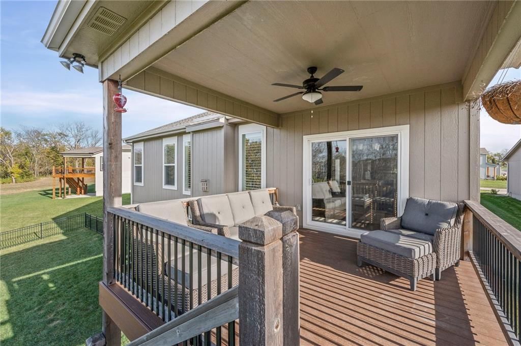 Photo 36 of 42 - 206 NW Joshua Drive