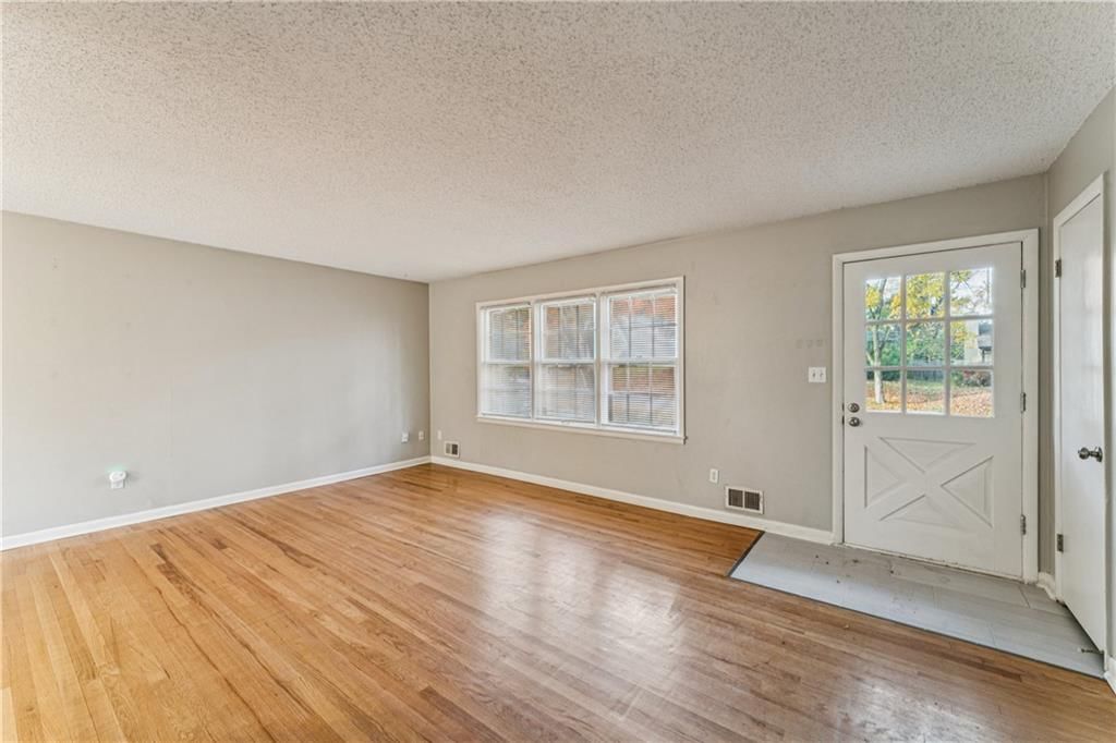 5007 Outlook Street — photo 4