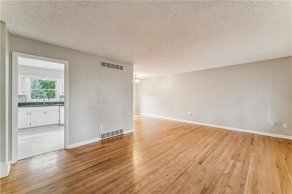 5007 Outlook Street — photo 5