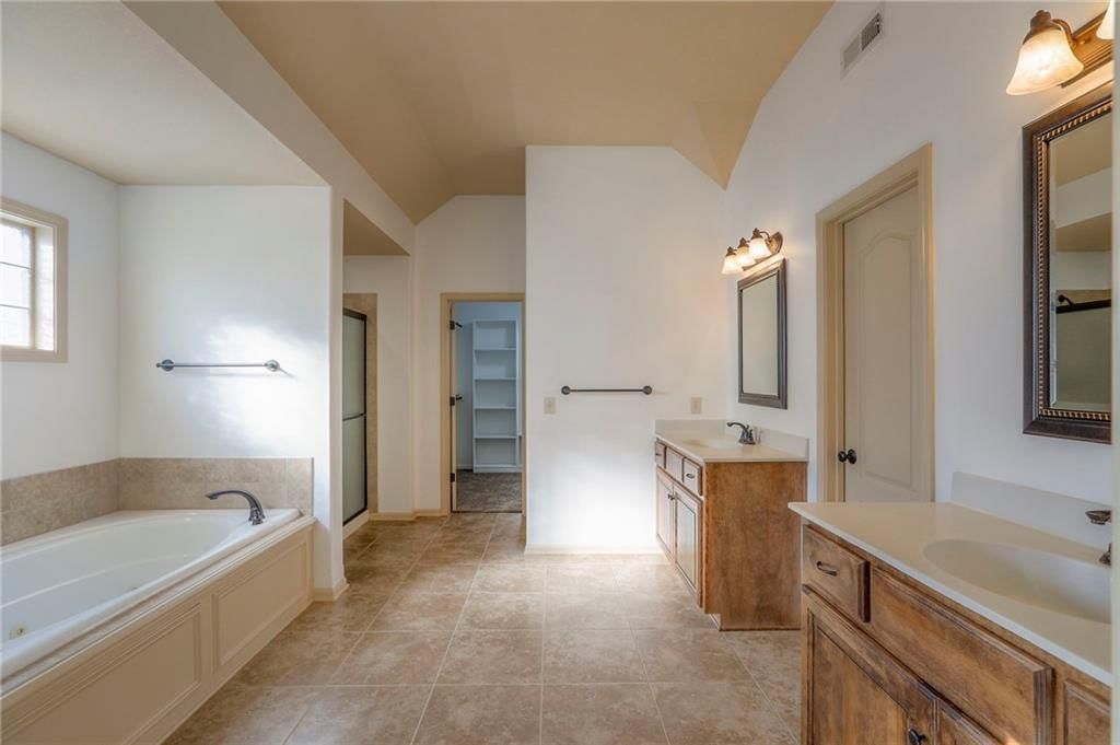 4203 NW 76th Street — photo 30