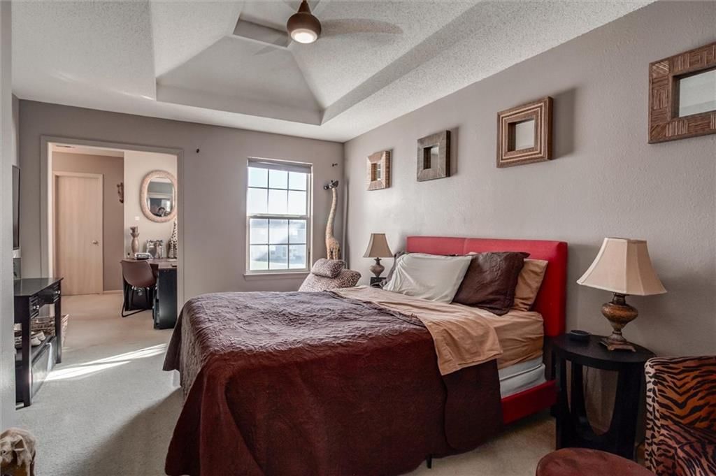 8146 N Elmwood Avenue — photo 10
