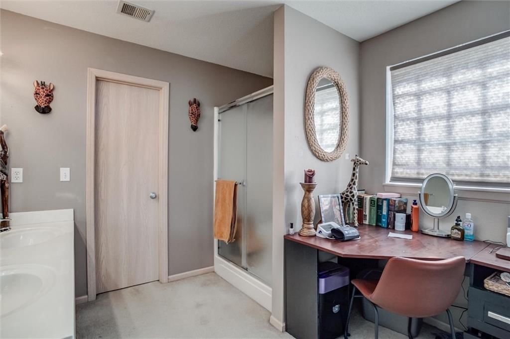 8146 N Elmwood Avenue — photo 14